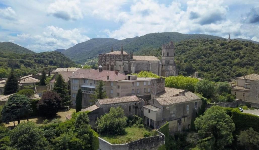 Gite D'Etape Et De Groupe Du Clos Saint Roch Viviers Zewnętrze zdjęcie
